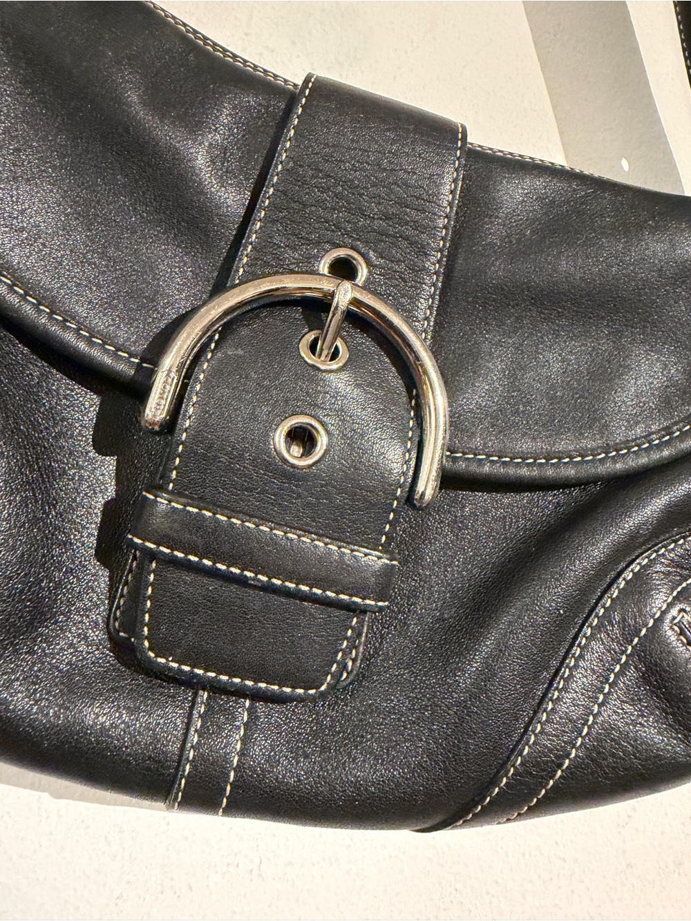 Coach soho Black Leather Buckle-Front Shoulder Bag - Picture 5 of 9